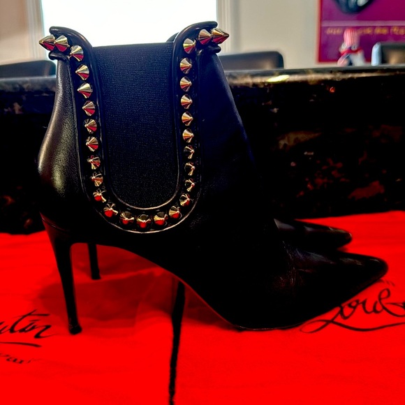 Christian Louboutin Studded Leather Ankle Boots – Black – Size 37.5 - Picture 4 of 16